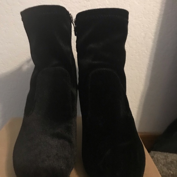 High Heeled Ankle Boots - Picture 4 of 6